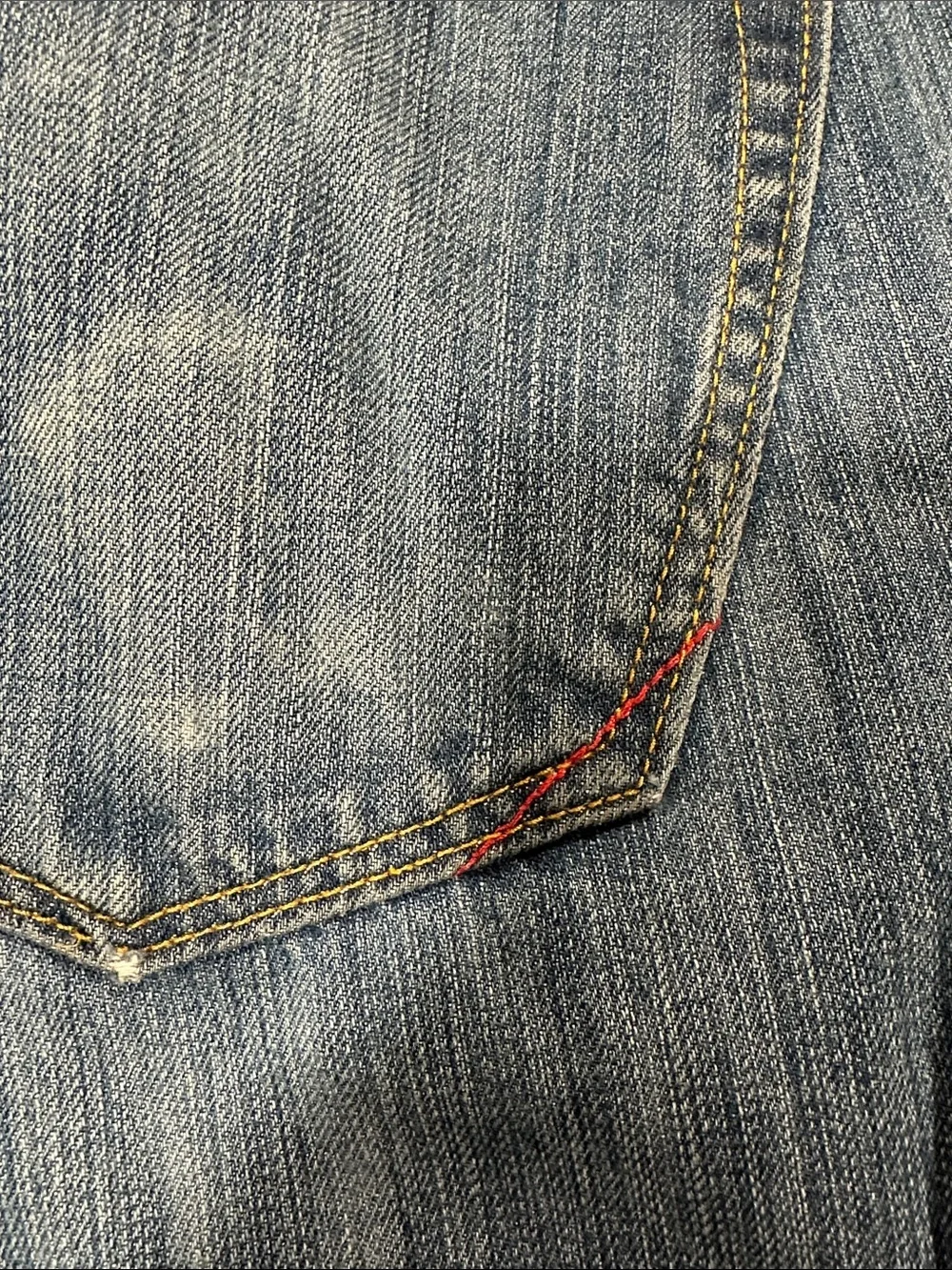 Banana Republic Relaxed Fit Men's Jeans in Faded Blue 397